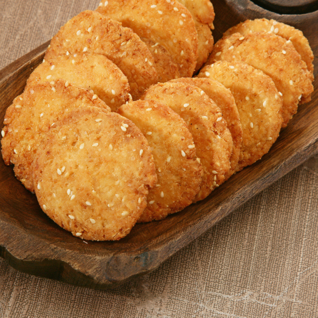 5-Ingredient Gud Mathri That You Can Make Without Deep Frying