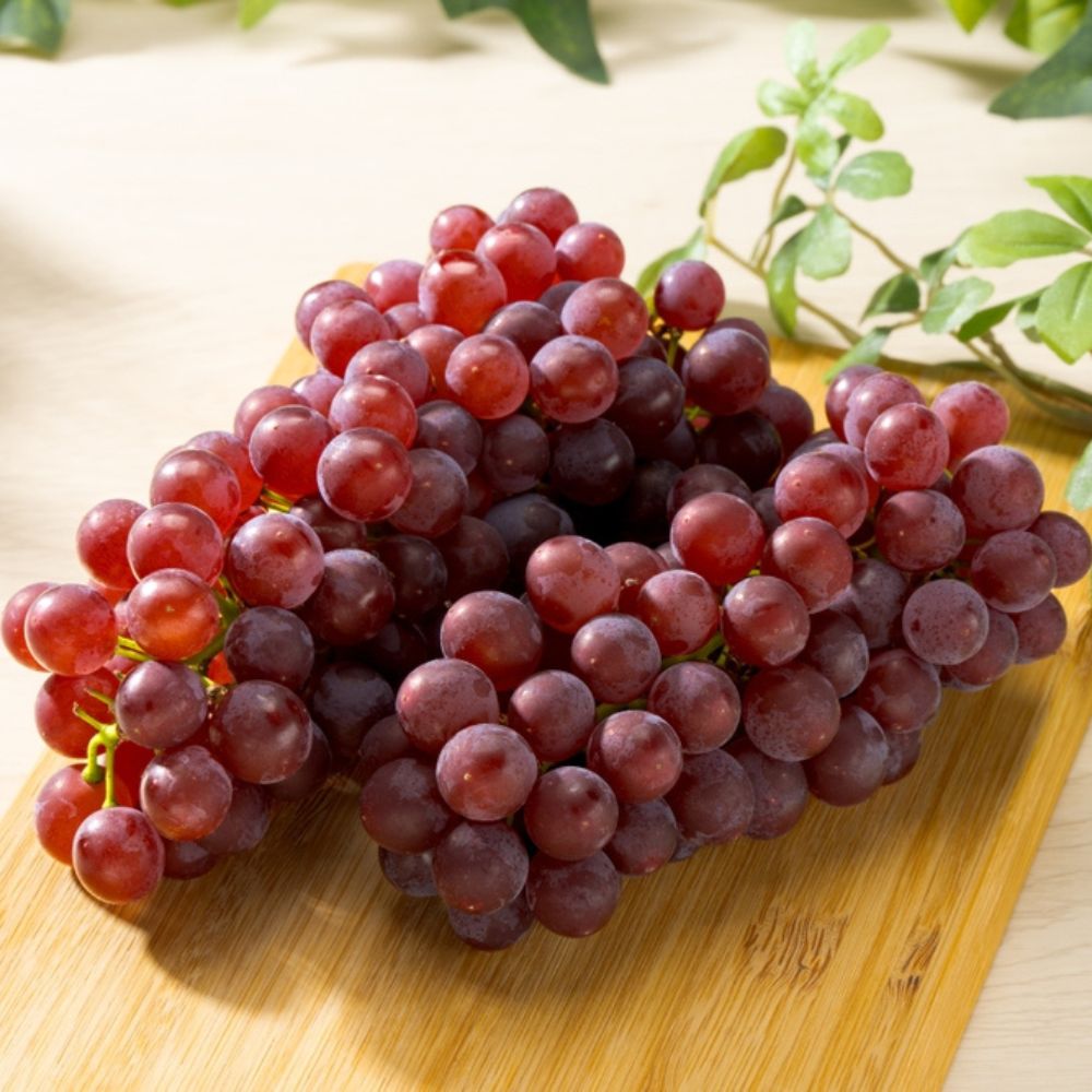 RED FLAME GRAPES
